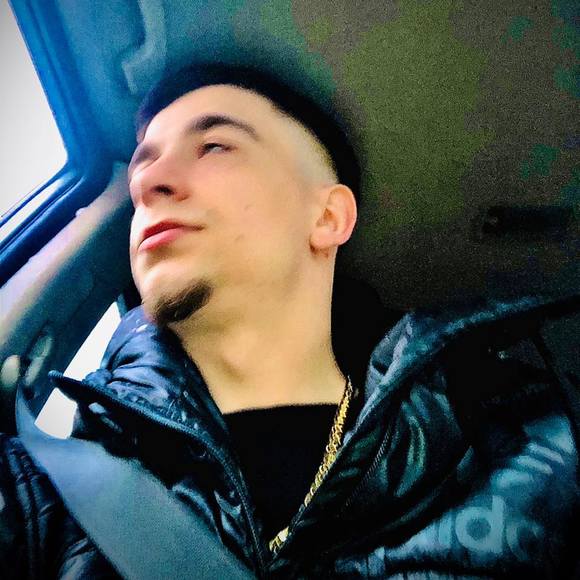 Meet your Posher, Maxime - Picture 1 of 1